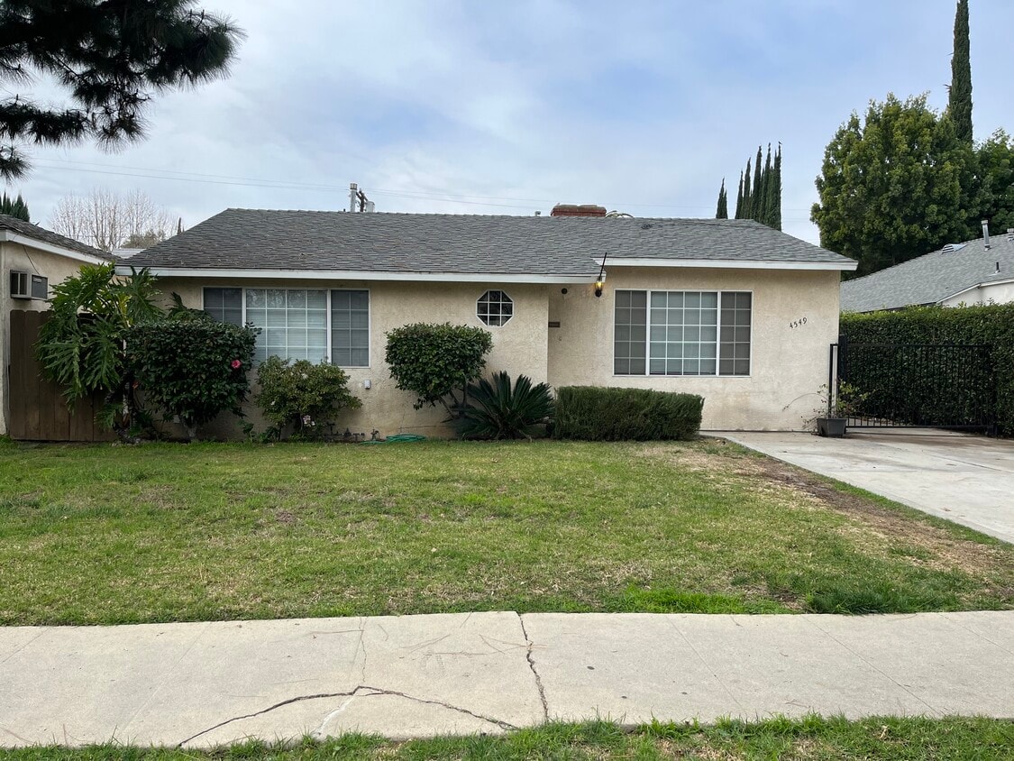 Primary Photo - 4549 Vista del Monte Ave