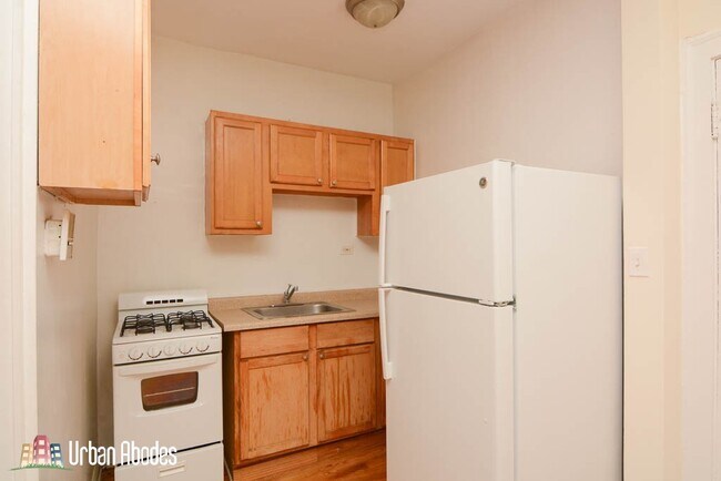Foto del edificio - 4852 N Damen Ave