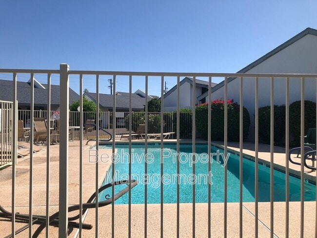 Foto del edificio - 302 N Sycamore