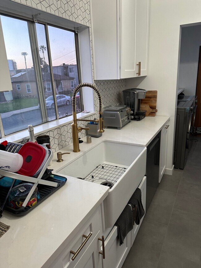 Foto del edificio - 5606 Meade Ave