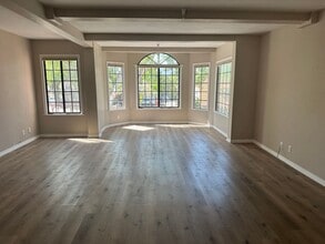 Building Photo - 1641 Mission Dr