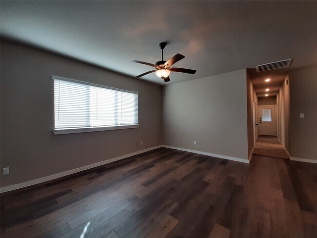 Foto del edificio - 9741 Grosbeak Ln