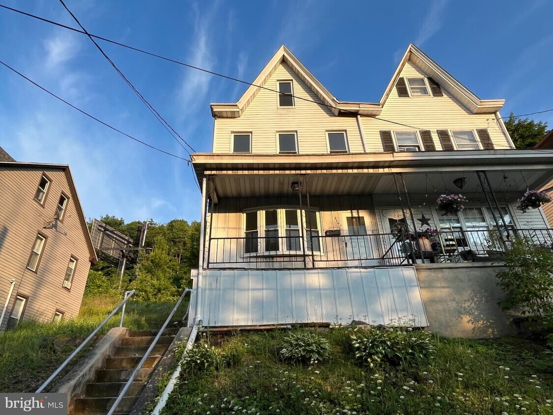 339 Nichols St, Pottsville, PA 17901 House Rental in Pottsville, PA