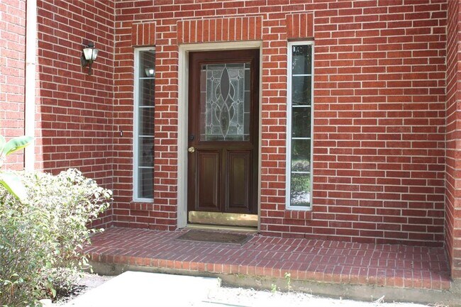 Building Photo - 8511 Cross Country Dr