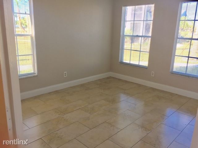 Building Photo - 169 Santa Clara Dr