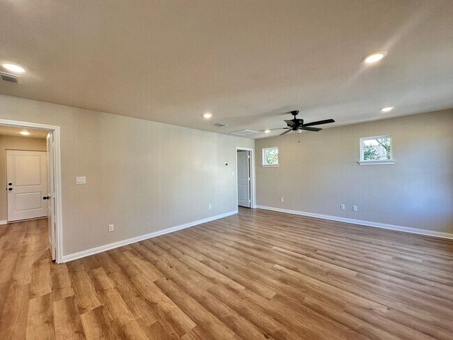 Foto del edificio - Available Now! Stunning 1 Bedroom 1 Bath New Construction Single Family House!