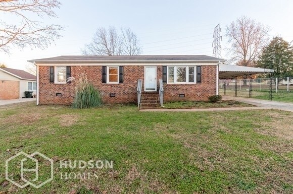 Primary Photo - 102 Spruce Ave