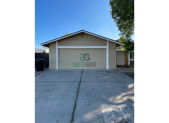 Building Photo - NOW AVAILABLE! Beautiful 3 Bedroom, 2 Bathroom Home Located in Ripon, CA