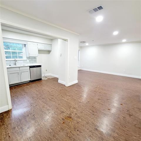 Foto del edificio - 230 McCarley Pl