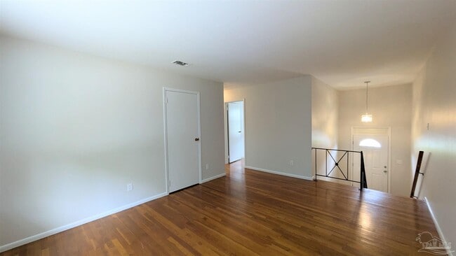 Building Photo - 2117 Pullman Cir
