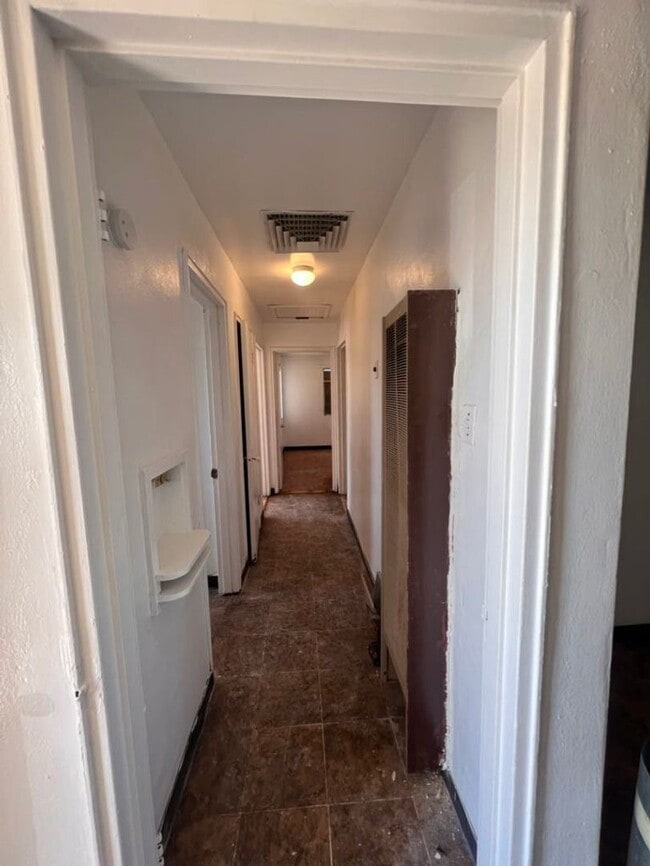 Foto del edificio - 3 br, 1 bath House - 86 Lighthall Pl (722)
