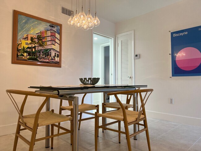 Dining Room - 2545 S Bayshore Dr