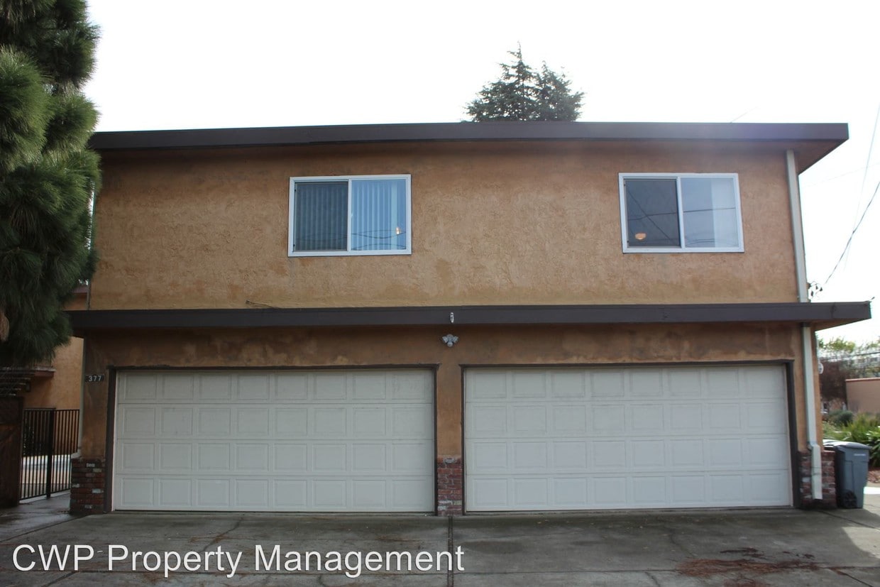 Primary Photo - 377 Best Ave