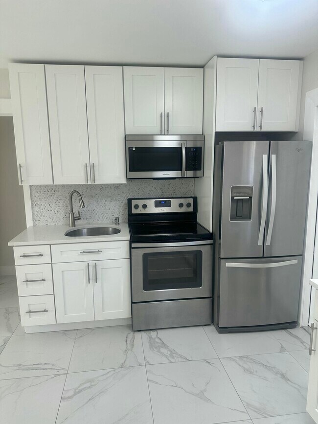 Foto del edificio - 1227 NW 6th Ave