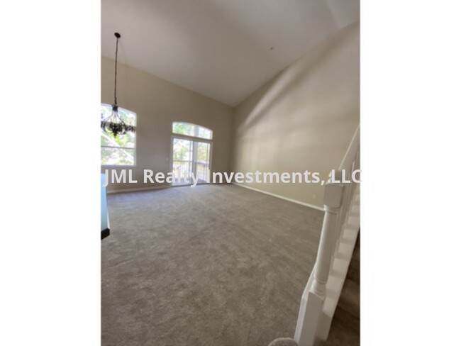 Building Photo - 696 Seabrook Ct