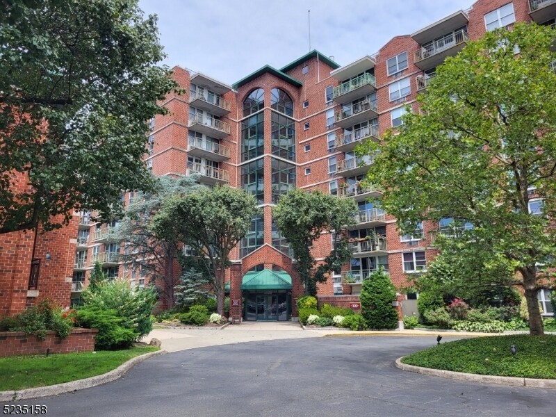 300 Main St Unit 113, Little Falls, NJ 07424 Room for Rent in Little