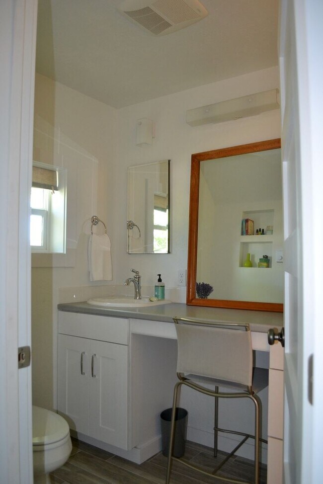 Building Photo - Fully Furnished House with lake views and ...