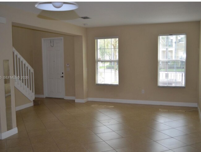 Building Photo - 1524 SW 147th Ave