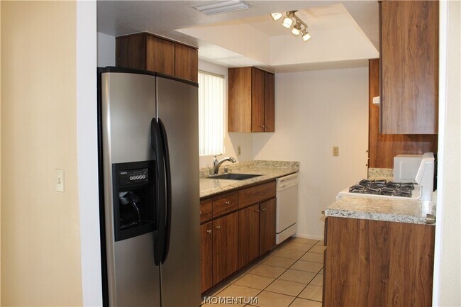 Foto del edificio - 4004 Shadow Crest Rd