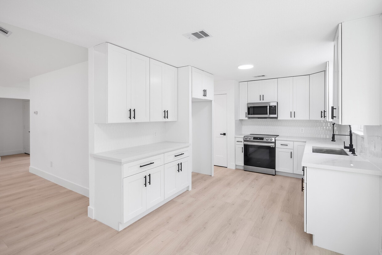 Photo - 10814 MacKenzie Dr (Houston, TX)
