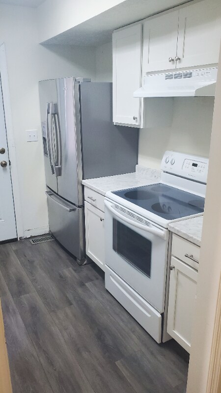 Foto del edificio - 7229 McEwen Rd