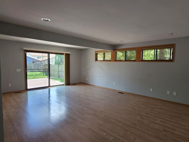 Building Photo - 1039 Cobalt St