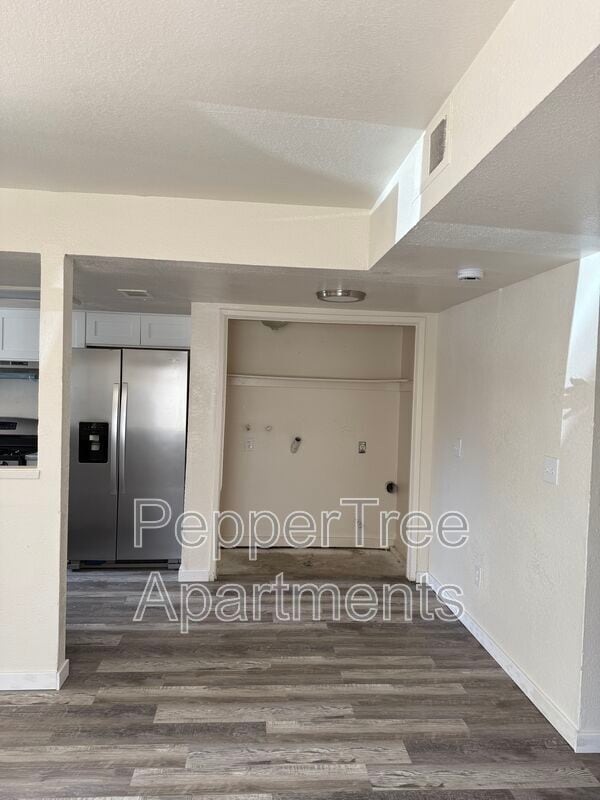 Foto del edificio - 151 E Cherry Ln