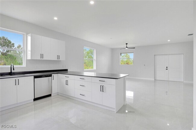 Foto del edificio - 1072 Norton Ave S