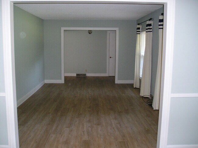 Building Photo - 1111 Lipscomb Dr