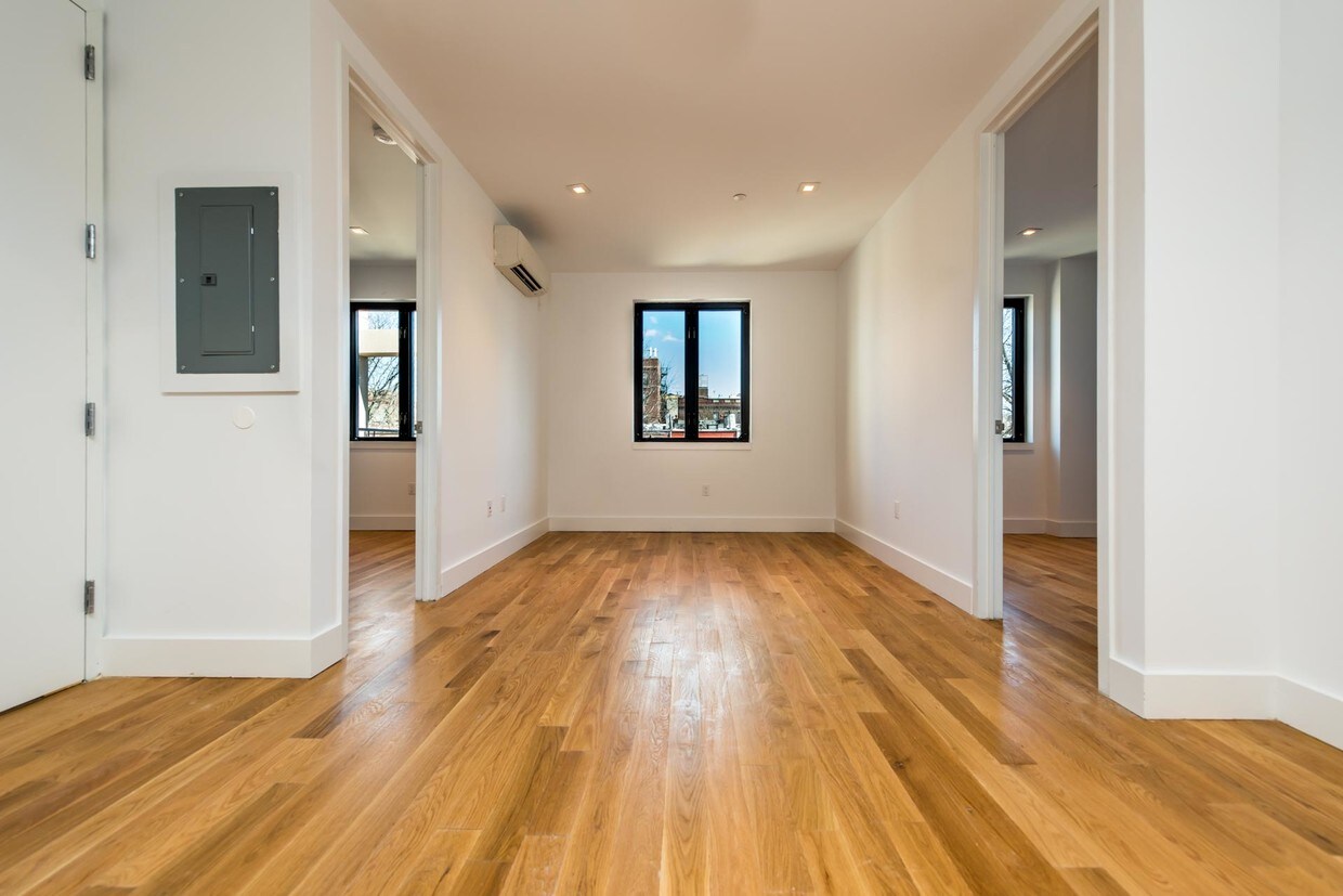 Foto principal - 1002 Bushwick Ave