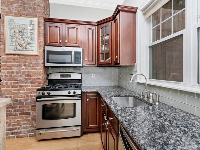 Building Photo - 272 Bunker Hill St