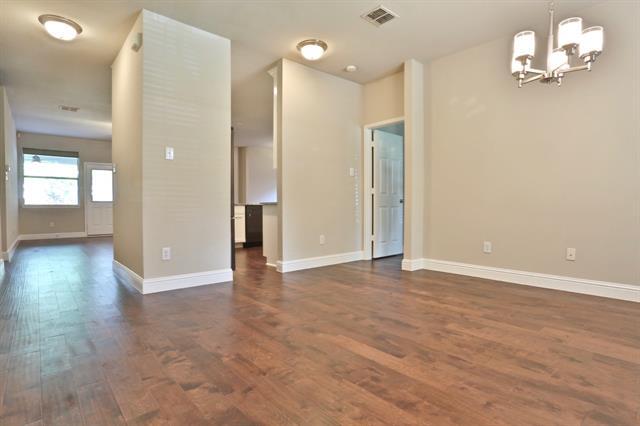 Foto del edificio - 1712 Grassy Creek Dr