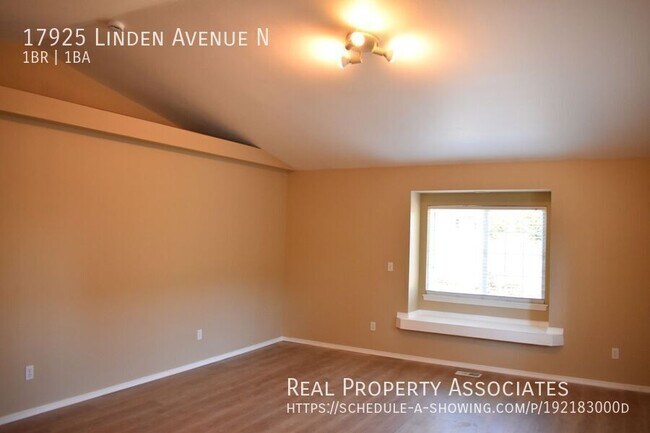 Foto del edificio - 17925 Linden Ave N