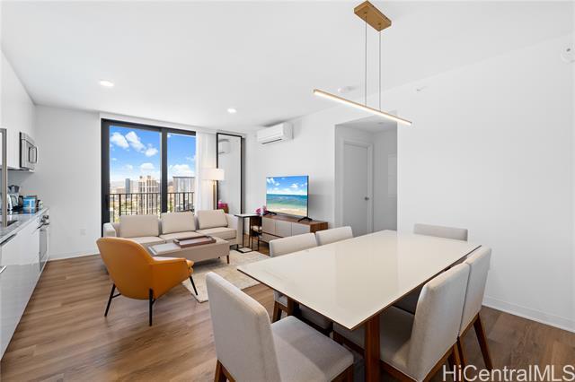 Foto del edificio - 987 Queen St