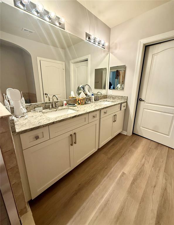 Building Photo - 515 Mirasol Cir