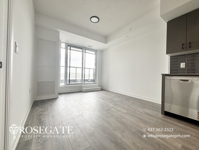 Building Photo - Modern 1+Den Condo with Balcony, Parking & Locker – Internet Included – Pet Friendly – Burlington