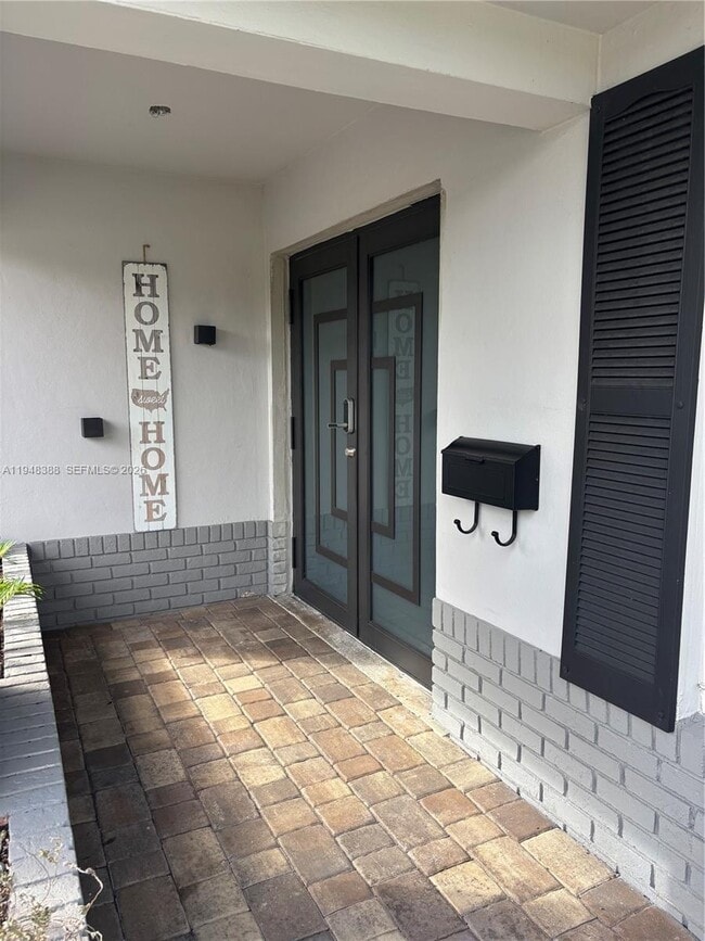 Foto del edificio - 7261 NW 6th Ct