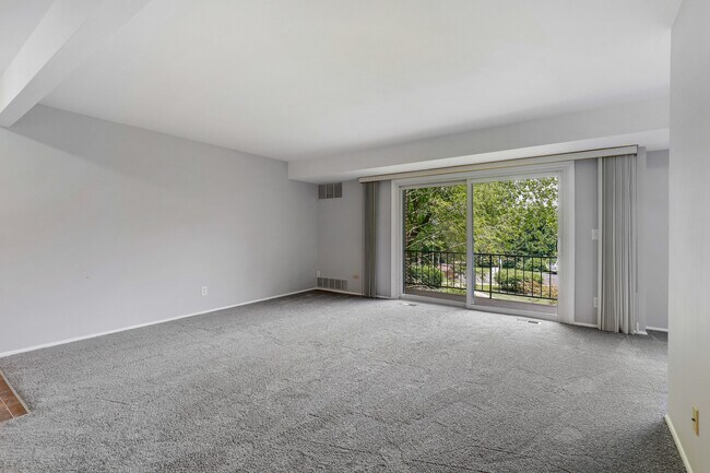 Building Photo - 238 Crocker Dr