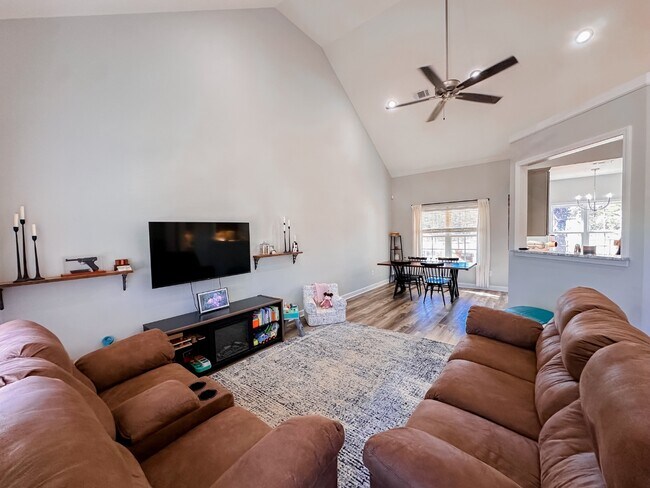 Foto del edificio - 6454 Self Creek Rd