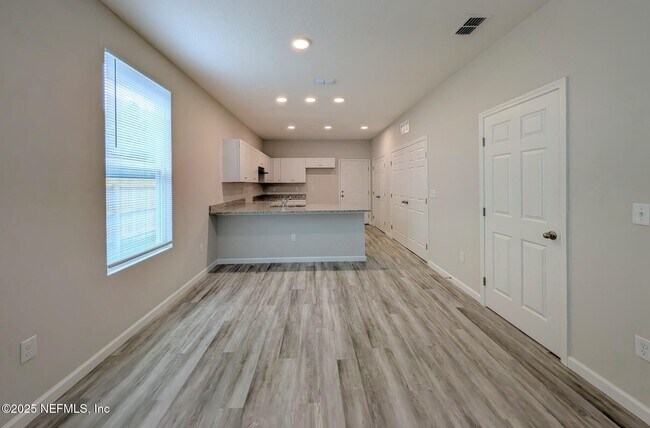 Foto del edificio - 262 E 18th St