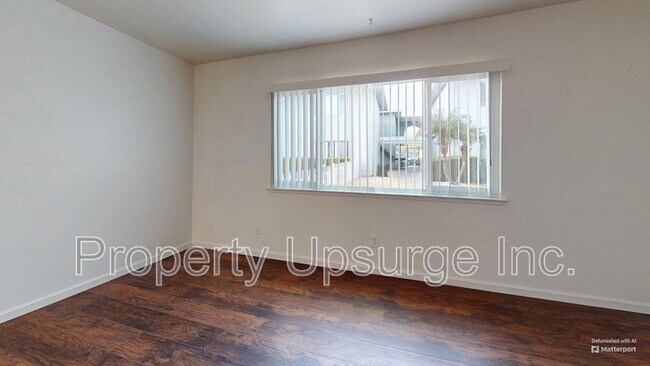 Building Photo - 330 Bird St