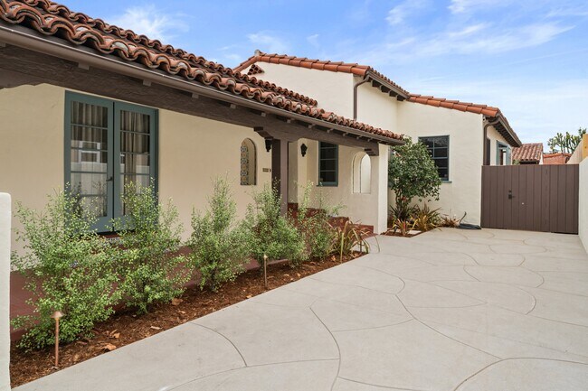 Building Photo - 6519 Hayes Dr