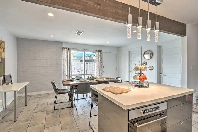 Foto del edificio - 7720 E Heatherbrae Ave