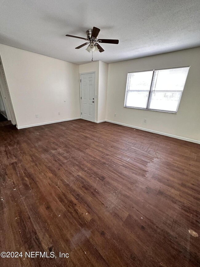 Building Photo - 671 SW Bird Ave