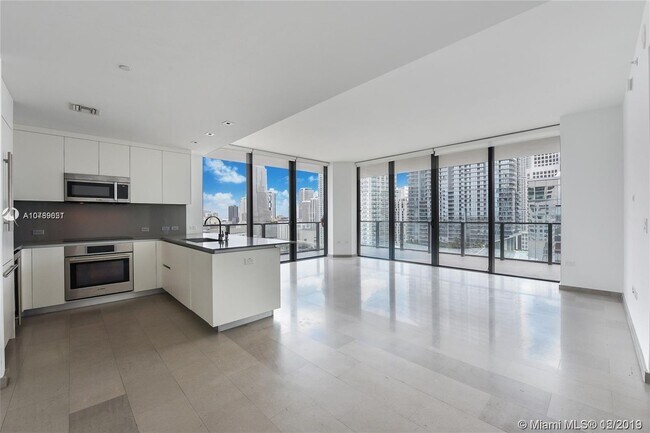 Foto del edificio - 88 SW 7th St