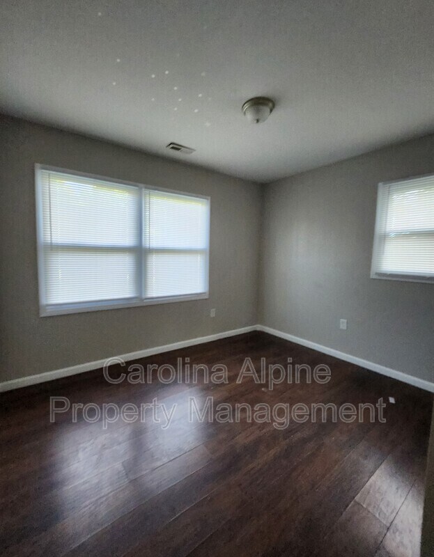 Foto del edificio - 509 E Holly St