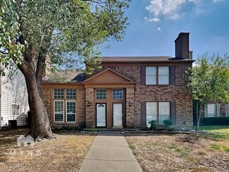 Building Photo - 1616 Beach Ln