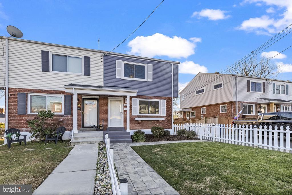 Primary Photo - 3918 Usher Ave