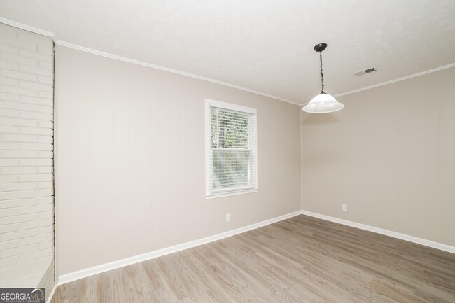 Building Photo - 547 Mt Zion Rd