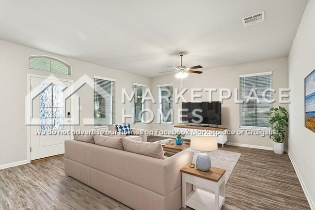Building Photo - 129 Oak Landing Ln